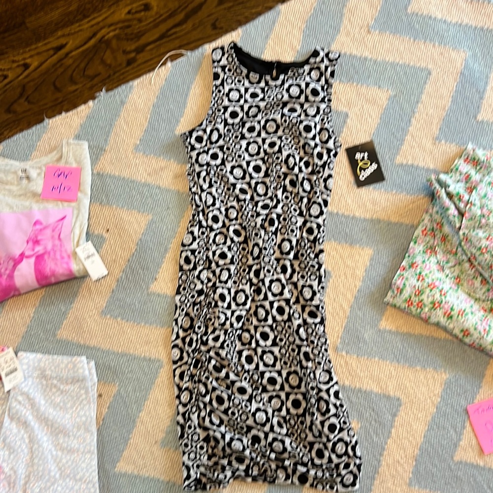 NWT girls dress. Size Large (10/12).